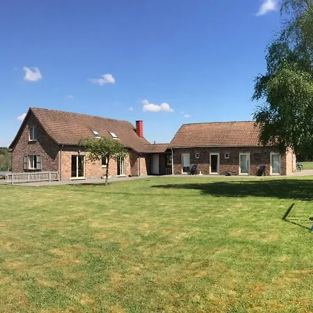 Au Rond Chene Bed & Breakfast 3*