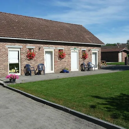 Au Rond Chene Bed & Breakfast Biron